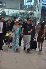 Paris Hilton arrives at Mumbai airport on 3rd Dec 2012 (9).JPG