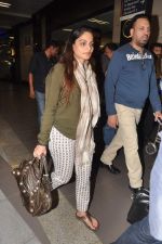 Alvira Khan return from Dubai after performing at Ahlan Bollywood show in Airport, Mumbai on 3rd Dec 2012 (5).JPG