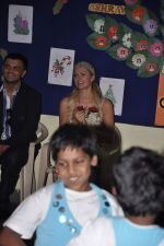 Paris Hilton visits Ashray orphanage in Bandra, Mumbai on 3rd Dec 2012 (16).JPG