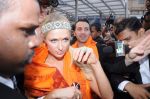Paris Hilton visits Siddhivinayak Temple in Mumbai on 3rd Dec 2012 (9).JPG