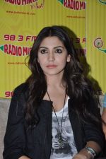 Anushka Sharma at Radio Mirchi in Mumbai on 4th Dec 2012 (13).JPG
