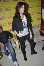 Anushka Sharma at Radio Mirchi in Mumbai on 4th Dec 2012 (27).JPG