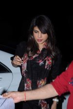 Priyanka Chopra snapped at international airport, Mumbai on 5th Dec 2012 (6).JPG