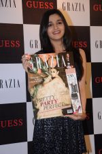 Alia Bhatt unveils Grazia Party edition in Guess, Mumbai on 6th Dec 2012 (23).JPG