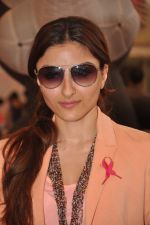 Soha Ali Khan at Pinkathon meet in Mumbai on 8th Dec 2012 (31).JPG