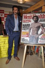Ranveer Singh promotes Men_s Health magazine in Mumbai on 13th DEc 2012 (77).JPG