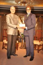 Amitabh Bachchan at Jhonny Walker Voyager award in Taj Hotel, Mumbai on 16th Dec 2012 (15).JPG