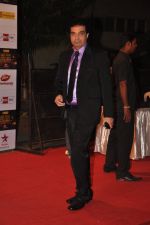 Dheeraj Kumar at Big Star Awards red carpet in Mumbai on 16th Dec 2012,1 (55).JPG