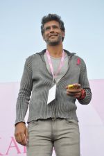 Milind Soman at Pinkathon Event on BKC, Mumbai on 16th Dec 2012 (18).jpg