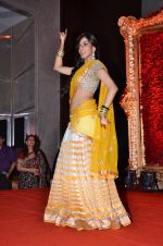 Nishka Lulla at Durga jasraj_s daughter Avani_s wedding reception with Puneet in Mumbai on 16th Dec 2012 (11).JPG