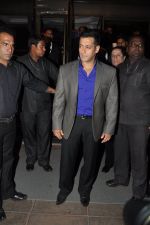 Salman Khan at Abhinav & Ashima Shukla wedding reception in Taj Land_s End, Bandra, Mumbai on 16th Dec 2012 (112).JPG
