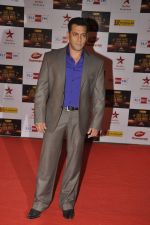 Salman Khan at Big Star Awards red carpet in Mumbai on 16th Dec 2012 (129).JPG