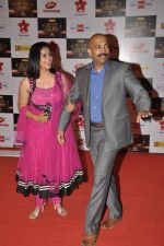 Sonali Kulkarni at Big Star Awards red carpet in Mumbai on 16th Dec 2012 (29).JPG