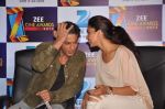 Deepika Padukone, Shahrukh Khan at Zee Cine Awards press meet in Panchgani, Mumbai on 19th Dec 2012 (10).jpg