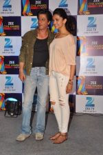 Deepika Padukone, Shahrukh Khan at Zee Cine Awards press meet in Panchgani, Mumbai on 19th Dec 2012 (49).jpg