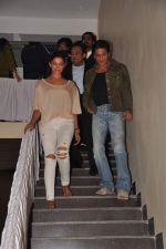 Deepika Padukone, Shahrukh Khan at Zee Cine Awards press meet in Panchgani, Mumbai on 19th Dec 2012 (6).jpg