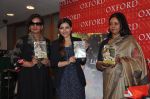 Soha Ali Khan and Shabana Azmi at Oxford Bookstore for a DVD launch in Mumbai on 20th Dec 2012 (16).JPG
