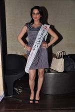 at Miss Maxim Fashion Show at F Bar, Mumbai on 23rd Dec 2012 (138).JPG