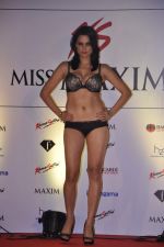 at Miss Maxim Fashion Show at F Bar, Mumbai on 23rd Dec 2012 (29).JPG