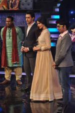 Imran Khan, Anushka Sharma on the sets of ZEE Saregama in Famous on 24th Dec 2012 (51).JPG
