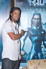 Ronaldinho unveils Balaji entertainment_s R10 movie in Pune, Mumbai on 28th Dec 2012 (40).JPG