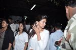 Deepika Padukone at the peace march for the Delhi victim in Mumbai on 29th Dec 2012 (184).JPG