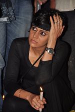 Mandira Bedi at the peace march for the Delhi victim in Mumbai on 29th Dec 2012 (227).JPG