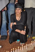 Mandira Bedi at the peace march for the Delhi victim in Mumbai on 29th Dec 2012 (228).JPG