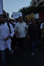 Om Puri at the peace march for the Delhi victim in Mumbai on 29th Dec 2012 (146).JPG
