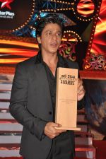 Shahrukh Khan at Big Star Awards on 16th Dec 2012 (135).JPG