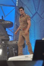 Akshay Kumar at Police show Umang in Mumbai on 5th Jan 2013 (341).JPG