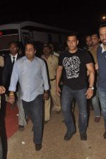 Salman Khan at Police show Umang in Mumbai on 5th Jan 2013 (165).JPG