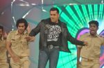 Salman Khan at Police show Umang in Mumbai on 5th Jan 2013 (306).JPG