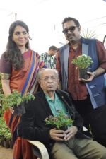 Shankar Mahadevan, Shaina NC at Nana Chudasma_s plant exhibition in Mumbai on 8th Jan 2013 (49).JPG