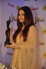Aishwarya Rai Bachchan announces filmfare awards in Leela Hotel, Mumbai 9th Jan 2013 (108).JPG