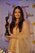 Aishwarya Rai Bachchan announces filmfare awards in Leela Hotel, Mumbai 9th Jan 2013 (112).JPG
