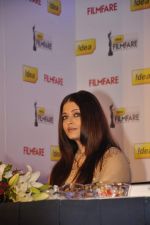Aishwarya Rai Bachchan announces filmfare awards in Leela Hotel, Mumbai 9th Jan 2013 (99).JPG