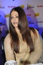 Aishwarya Rai Bachchan announces filmfare awards in Leela Hotel, Mumbai 9th Jan 2013 (80).JPG