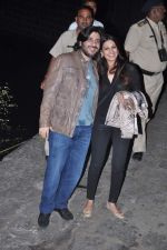 Sonali Bendre, Goldie Behl at Hrithik_s yacht party in Mumbai on 9th Jan 2013 (228).JPG