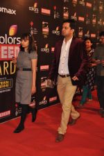 at Screen Awards red carpet in Mumbai on 12th Jan 2013 (240).JPG