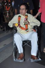 Dilip Kumar returns from Haj in International Airport, Mumbai on 13th Jan 2013 (29).JPG