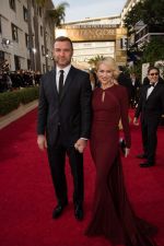 on the red carpet of Golden Globes on 13th Jan 2013 (85).jpg