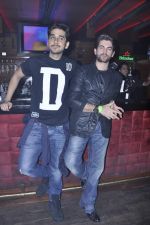 Neil Mukesh at live concert hosted by Bejoy Nambiar in Hard Rock Cafe, Mumbai on 14th Jan 2013 (20).JPG