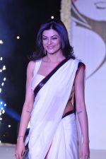 Sushmita Sen at Beti Fashion show in Mumbai on 14th Jan 2013 (150).JPG