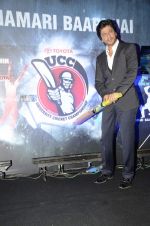 Shahrukh Khan at NDTV Toyota University Cricket Championship in Mumbai on 17th Jan 2013 (50).JPG