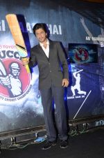 Shahrukh Khan at NDTV Toyota University Cricket Championship in Mumbai on 17th Jan 2013 (53).JPG
