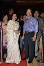 Sachin Tendulkar and Asha Bhosle at Mai Music launch in Grand Haytt, Mumbai on 22nd Jan 2013 (13).JPG