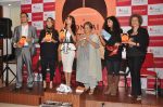 Amrita Arora, Malaika Arora Khan, Gauri Shinde at Leadstart book Bonsai  Kitten Launch in Mumbai on 24th Jan 2013 (44).JPG