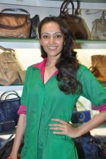 Dipannita Sharma at baggit store in Mumbai on 24th Jan 2013 (25).JPG