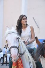 Ileana D Cruz snapped riding horse for Phata Poster Nikla Hero in Mehboob, Mumbai on 24th Jan 2013 (6).JPG